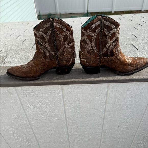 Corral Ladies Cognac Embroidery Studs Ankle Boots C3865 - Picture 2 of 8